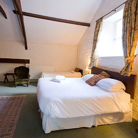 Ravenstone Country house