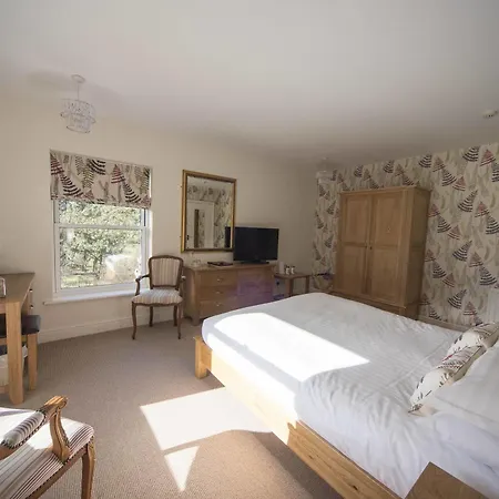 Ravenstone Country house