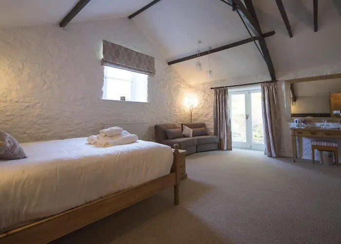 Ravenstone Country house