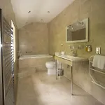 Ravenstone Country house